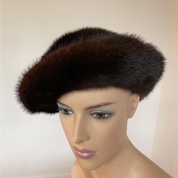 SOLD: Chic high quality brown mink hat for women. - Picture 2 of 11